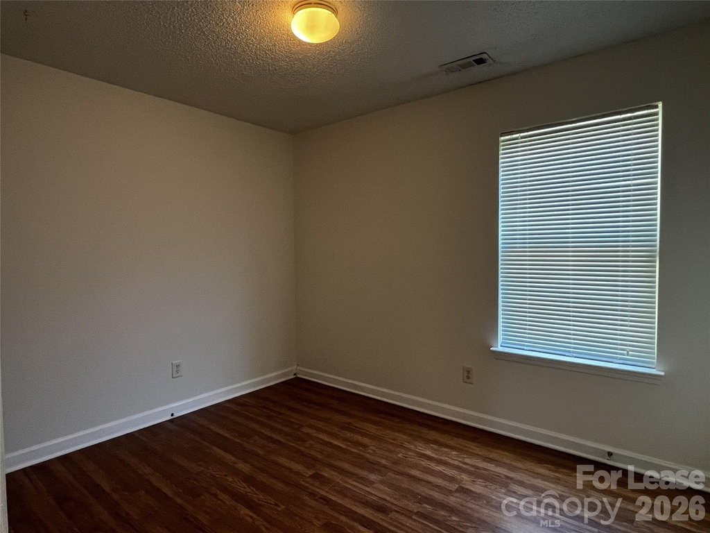 1404 Jordans Pond Lane - Photo 14