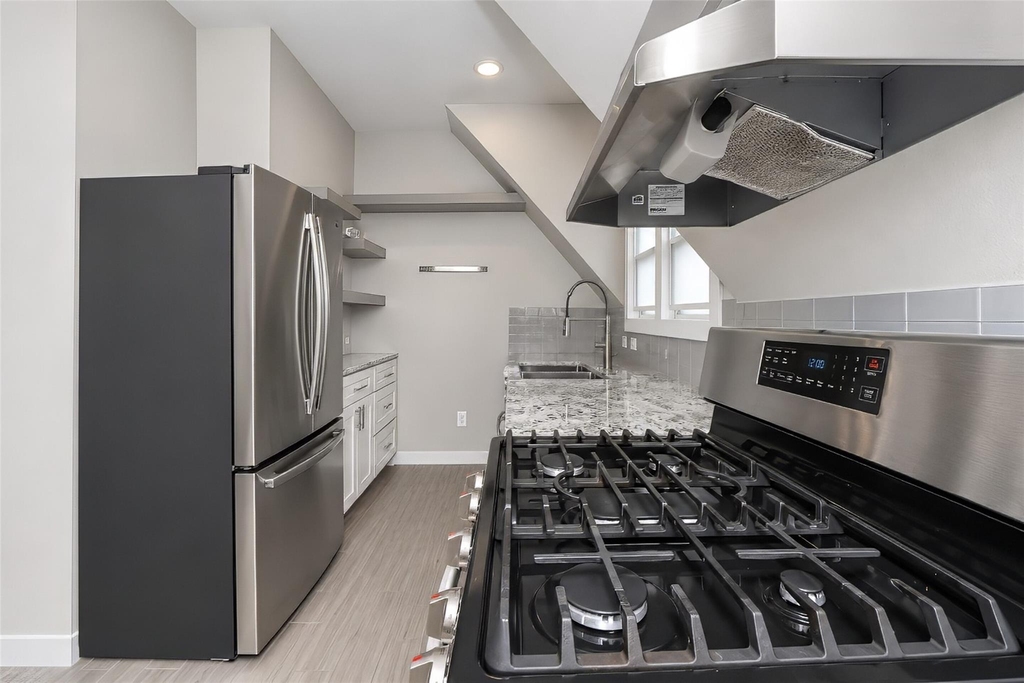 801 W Morphy Street - Photo 8