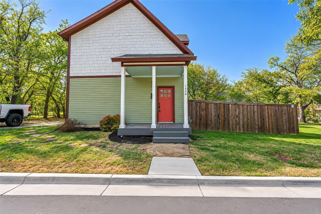 801 W Morphy Street - Photo 0