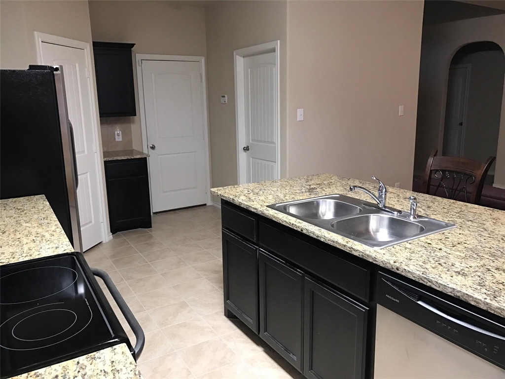 145 Bridlewood Street - Photo 5