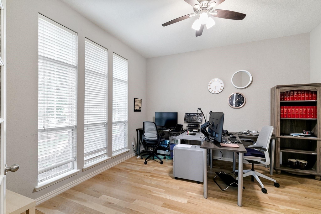 12415 Grayhawk Boulevard - Photo 17