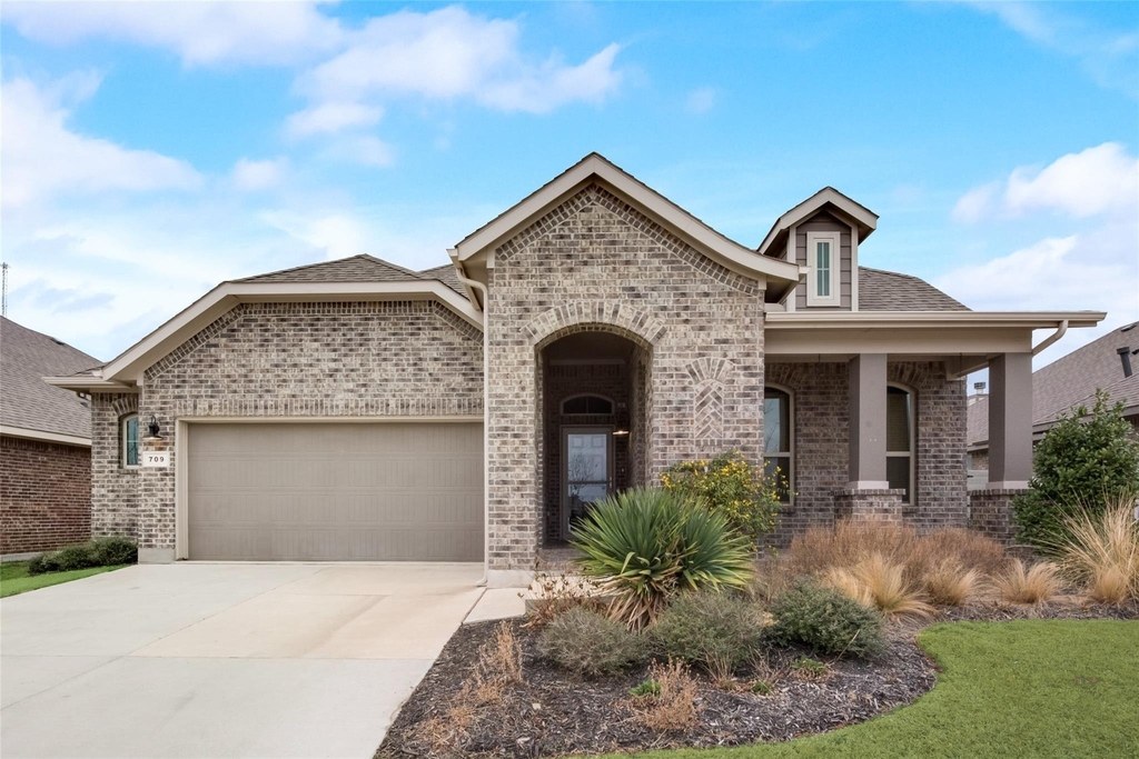 709 Falcon Road - Photo 1