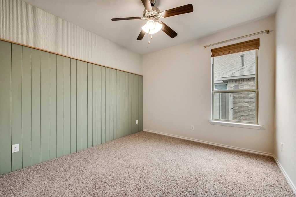 709 Falcon Road - Photo 10