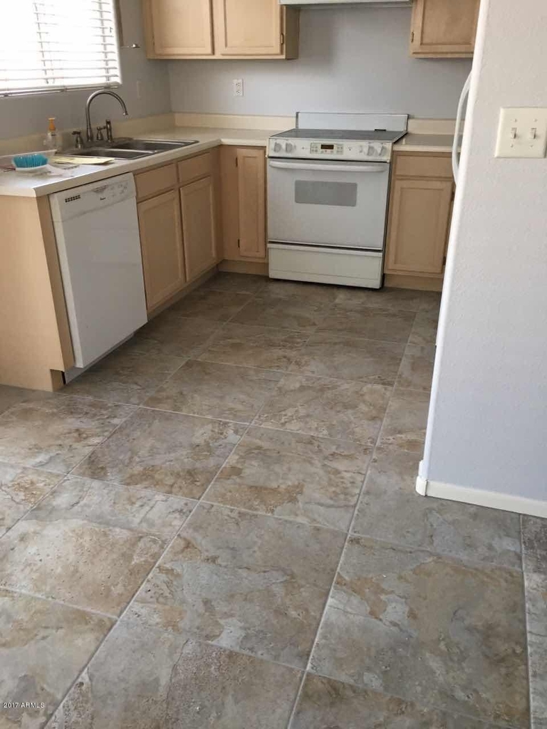 17407 N 28th Avenue - Photo 6