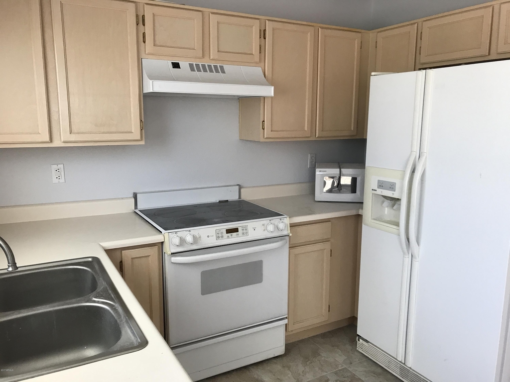 17407 N 28th Avenue - Photo 8