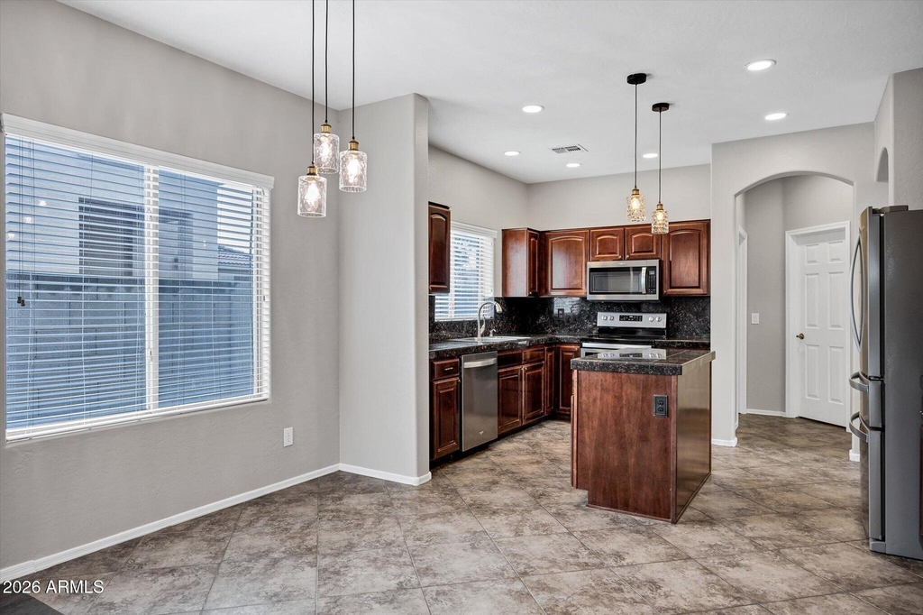 2886 N Paisley Avenue - Photo 7