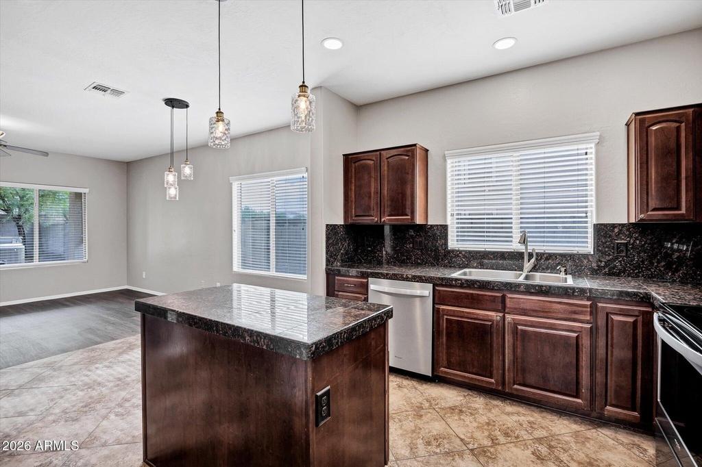 2886 N Paisley Avenue - Photo 6