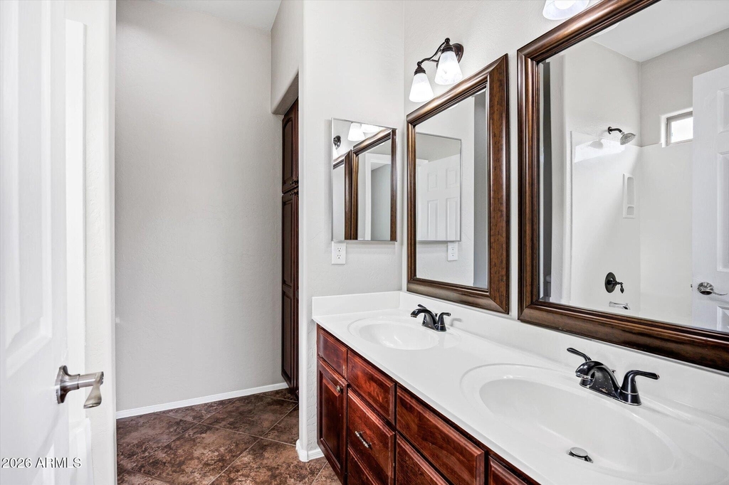 2886 N Paisley Avenue - Photo 19