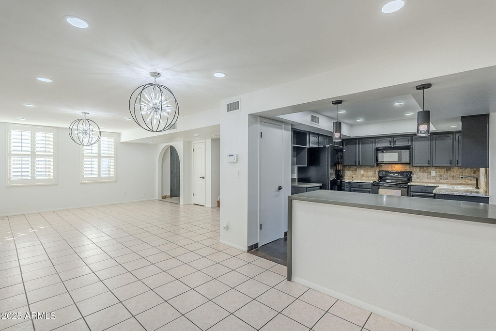 7654 E Minnezona Avenue - Photo 10