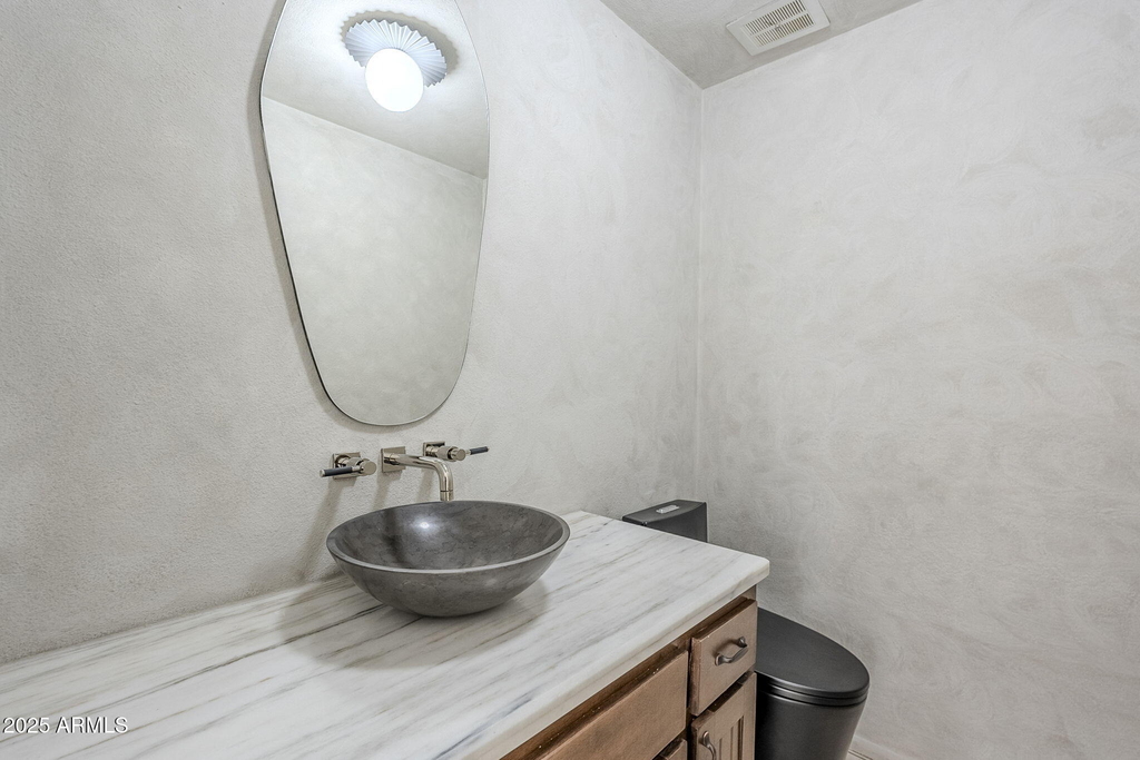 7654 E Minnezona Avenue - Photo 8