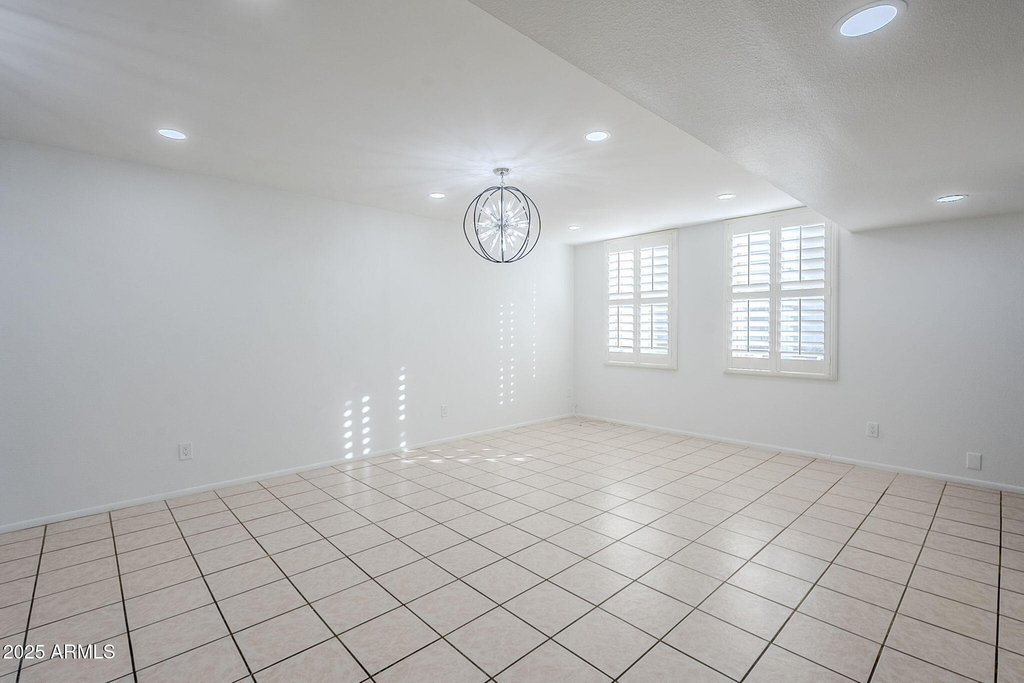 7654 E Minnezona Avenue - Photo 7