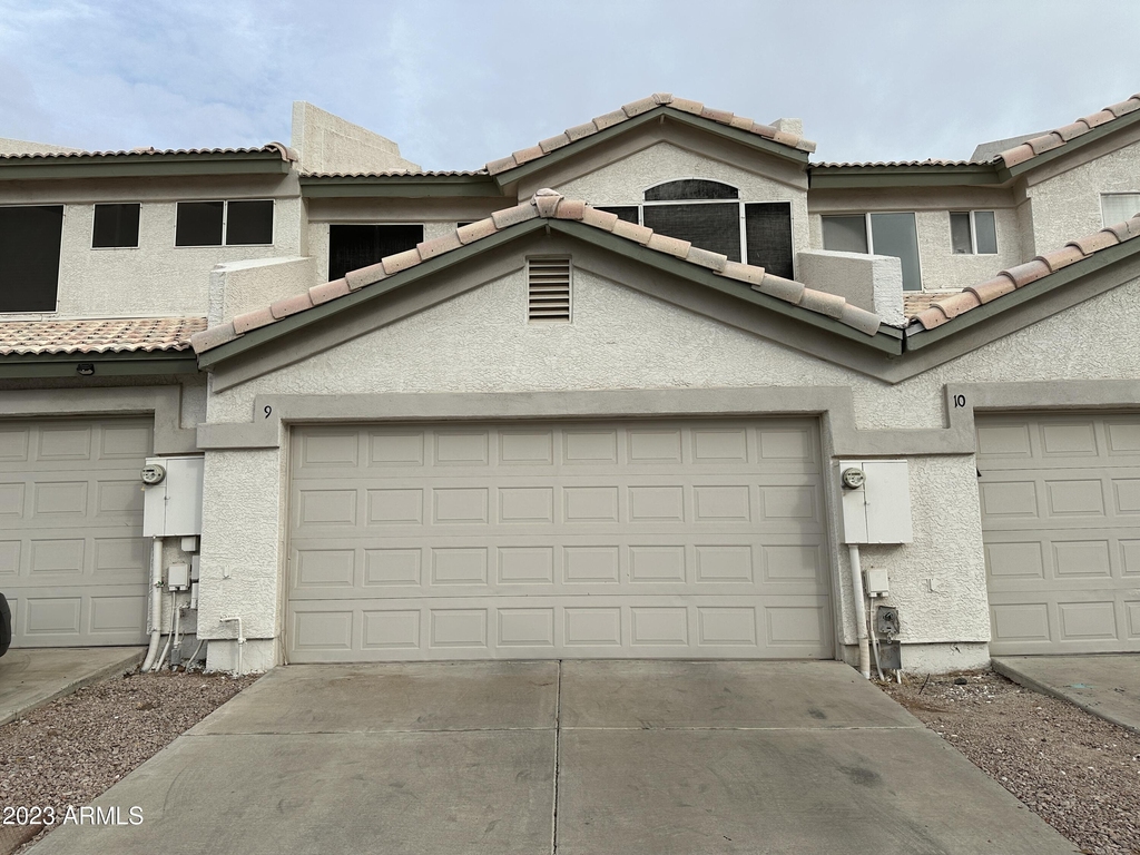 4805 E Kachina Trail - Photo 0