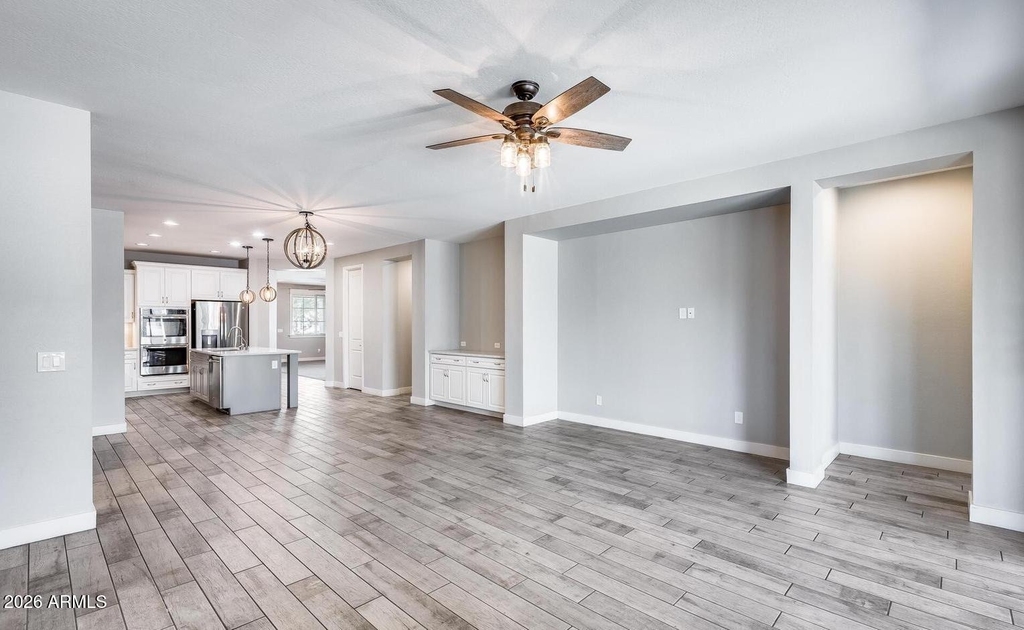 246 W White Oak Avenue - Photo 2
