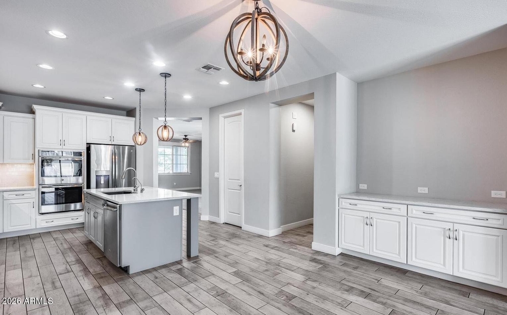 246 W White Oak Avenue - Photo 18