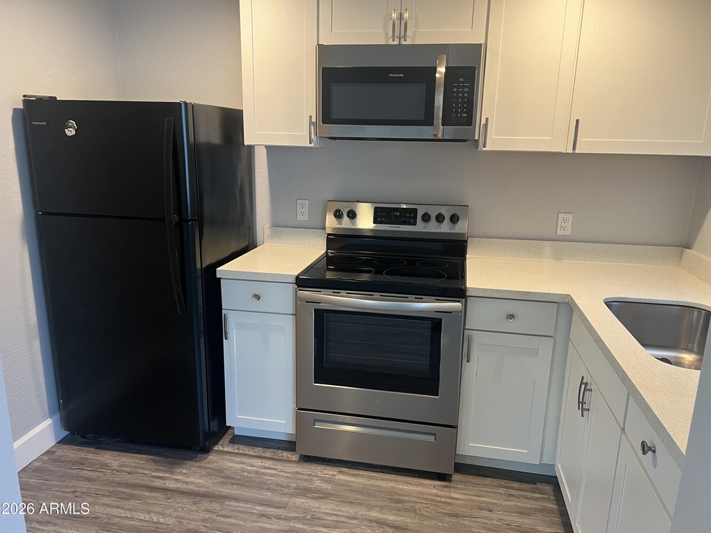 213 S Doran -- - Photo 2