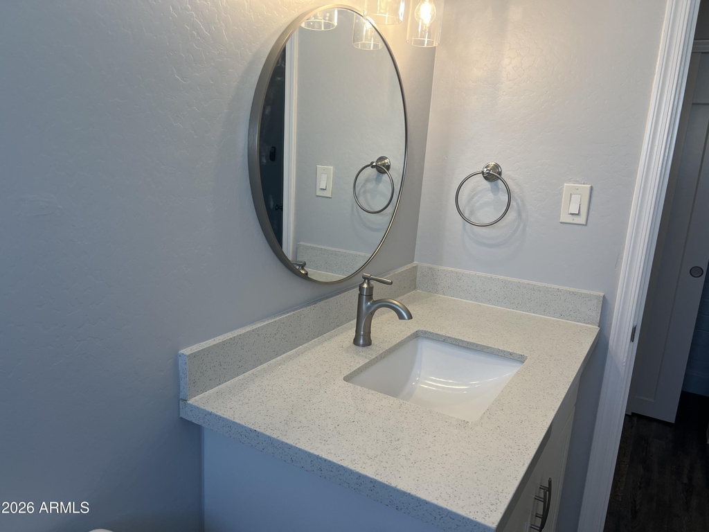 213 S Doran -- - Photo 6