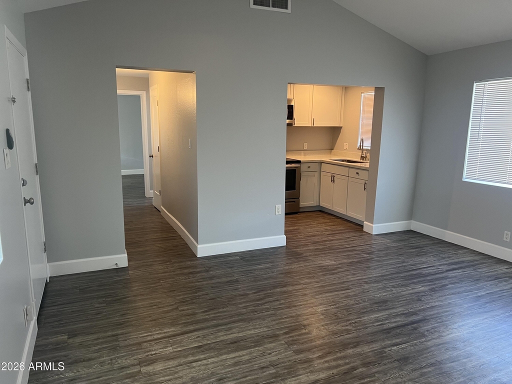213 S Doran -- - Photo 1