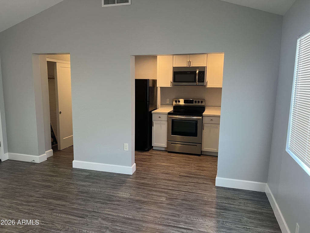 213 S Doran -- - Photo 4