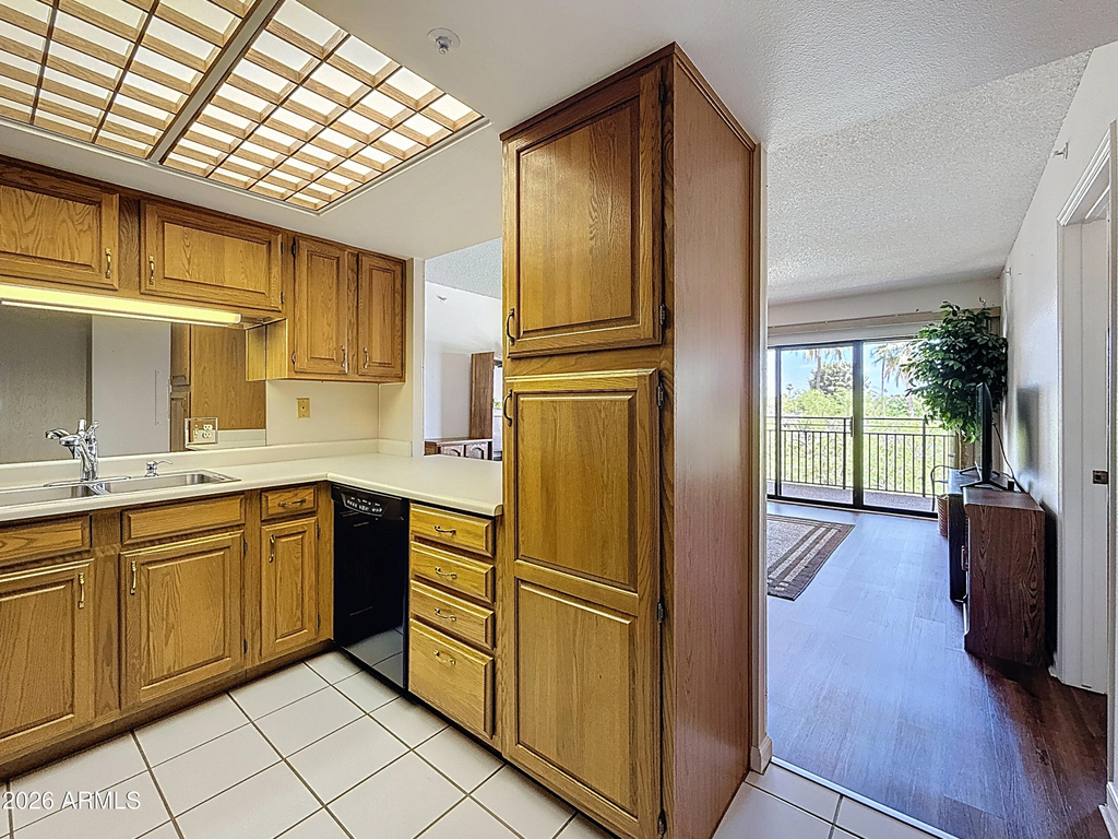 10330 W Thunderbird Boulevard - Photo 4
