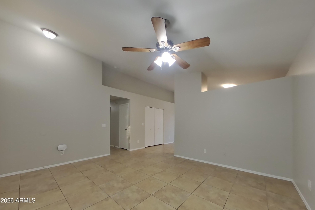 11302 W Orchid Lane - Photo 2