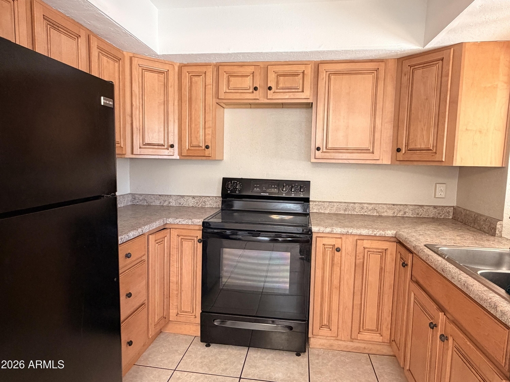 11630 N 25th Avenue - Photo 3