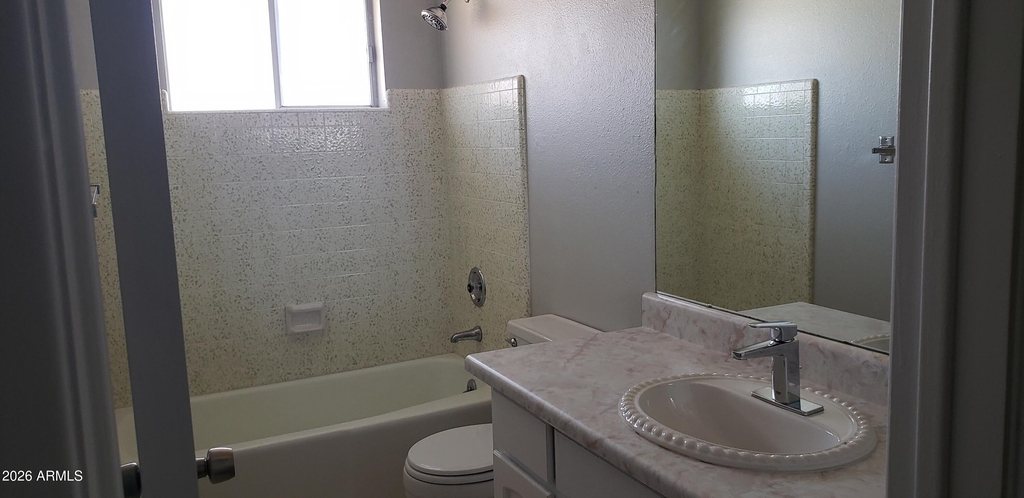 616 E Ellis Drive - Photo 9