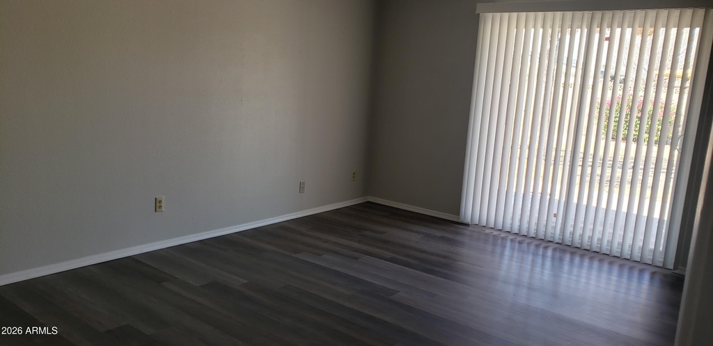 616 E Ellis Drive - Photo 4