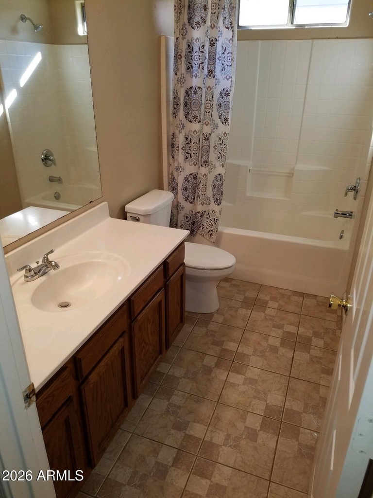 125 N 22nd Place - Photo 6