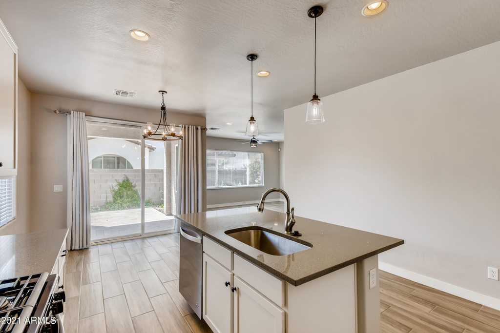 3721 E Cheery Lynn Road - Photo 8