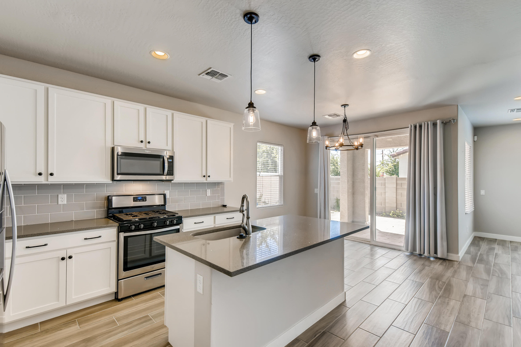 3721 E Cheery Lynn Road - Photo 5