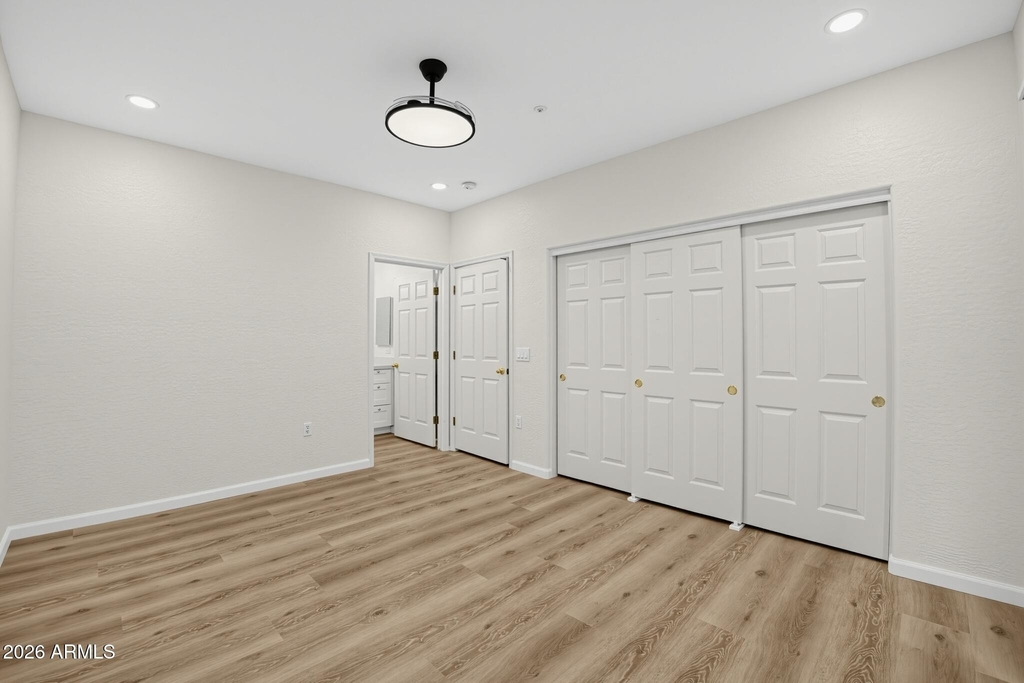 525 N Miller Road - Photo 19