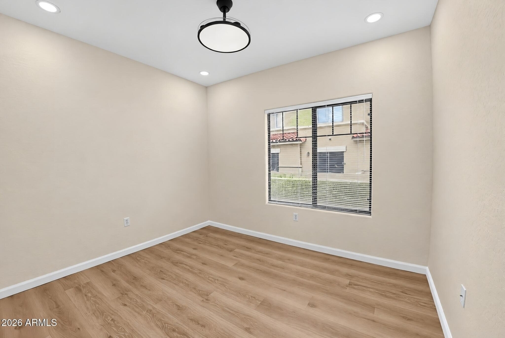 525 N Miller Road - Photo 14