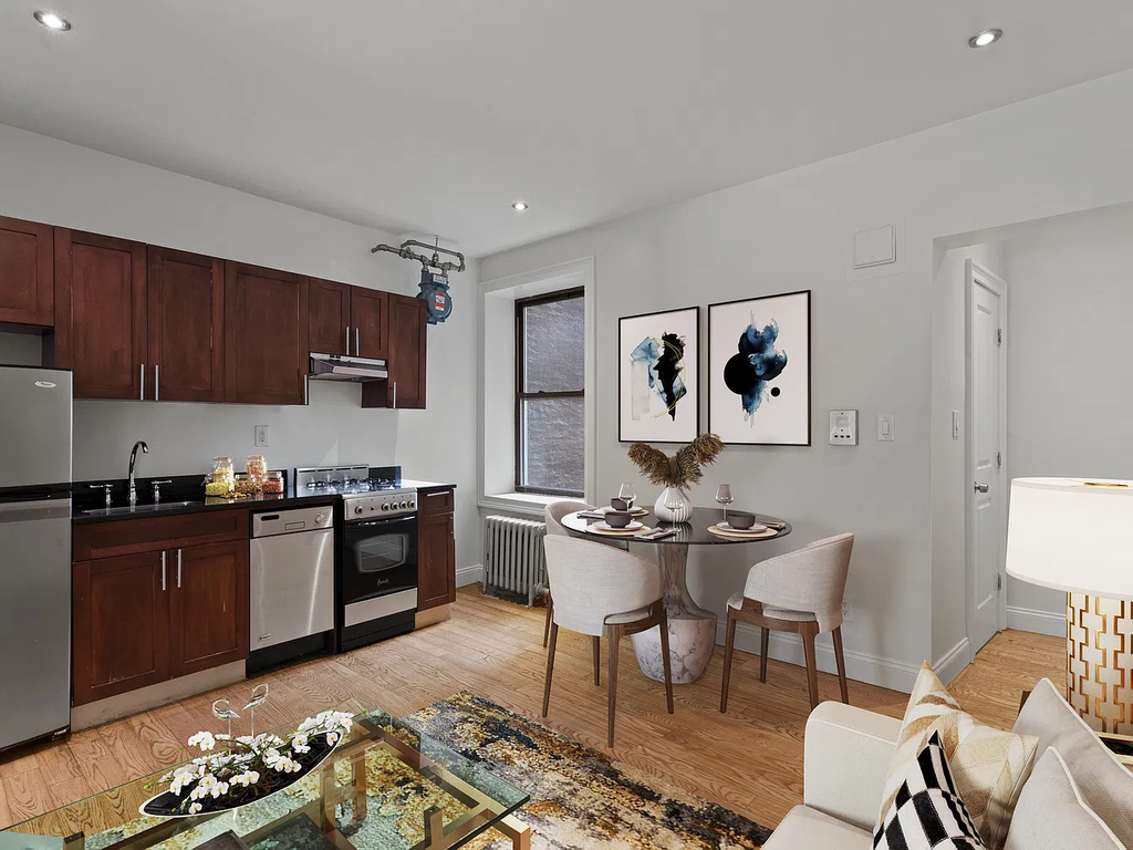  West 11th Street/ 7th avenue - Photo 1