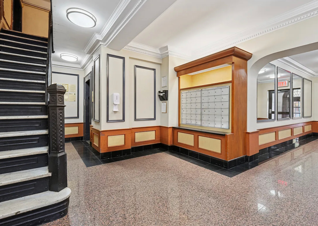 West 11th Street & greenwich ave - Photo 6