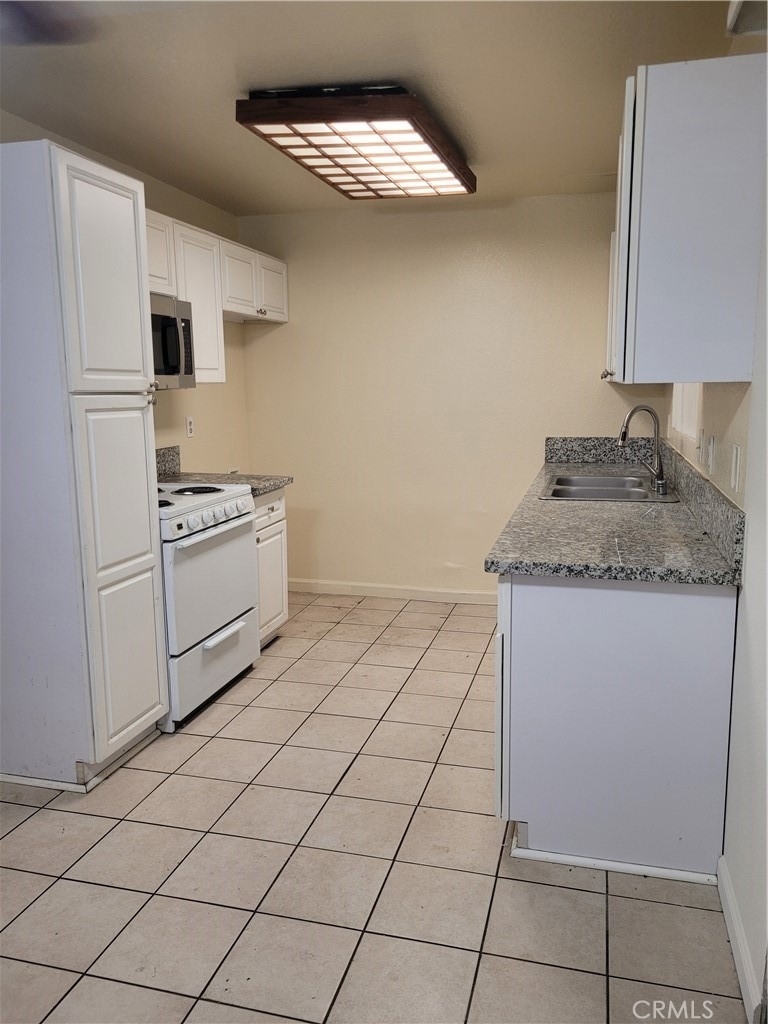4031 Howard - Photo 13