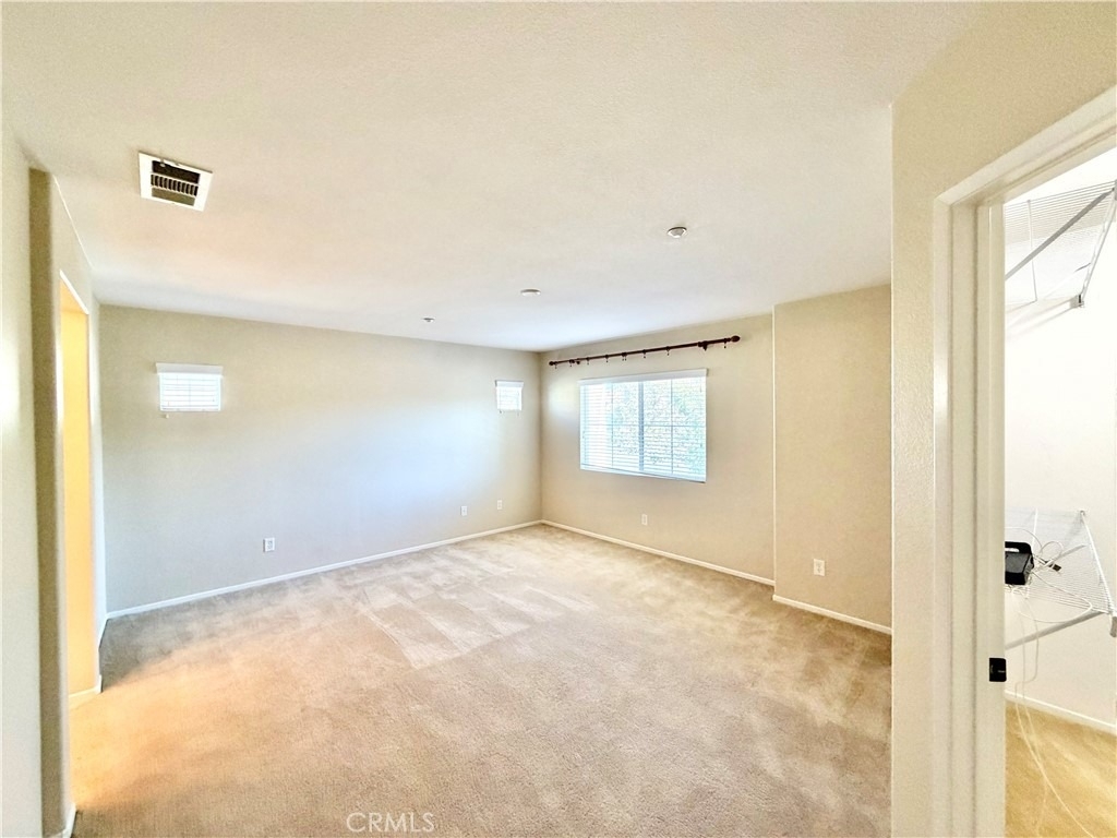 15681 Lasselle Street - Photo 14