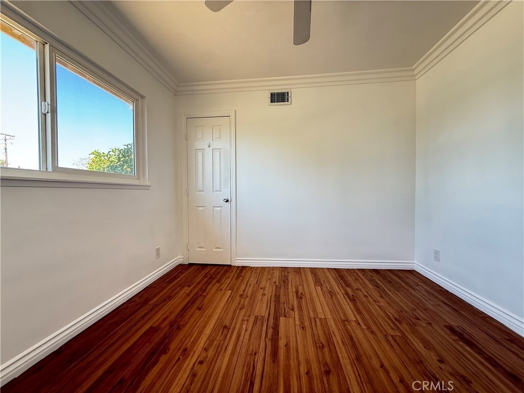 2234 Caldwell Avenue - Photo 8