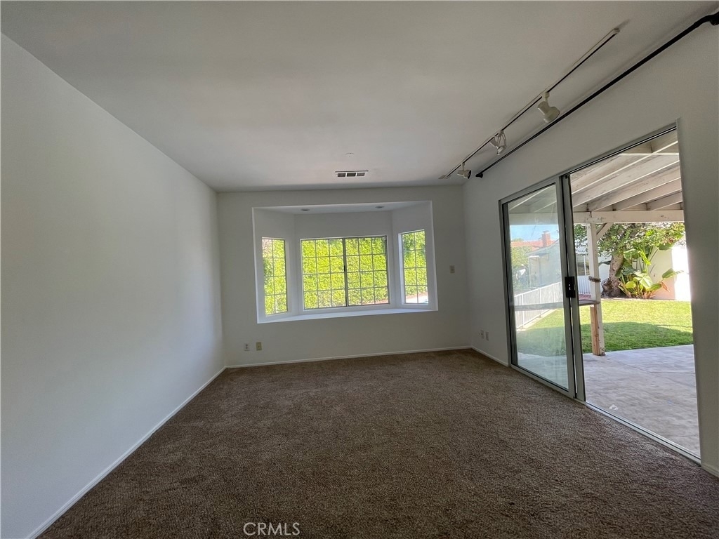 12811 Cumpston - Photo 13