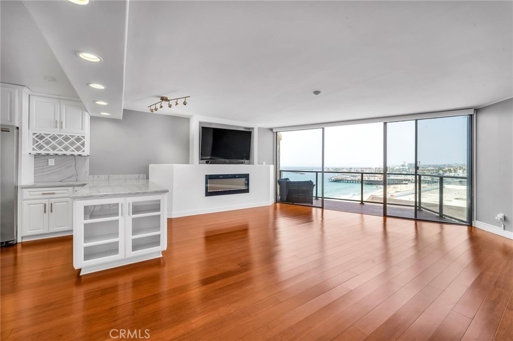 531 Esplanade - Photo 1