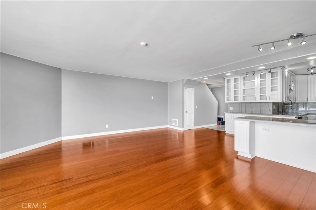 531 Esplanade - Photo 10