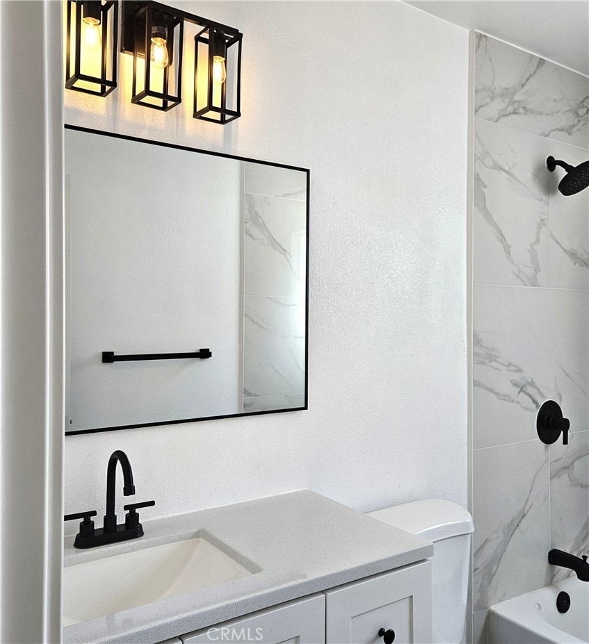 961 W 21st Street - Photo 3