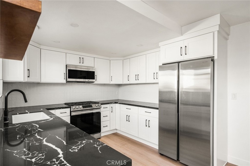 2565 Santa Ana Ave - Photo 15