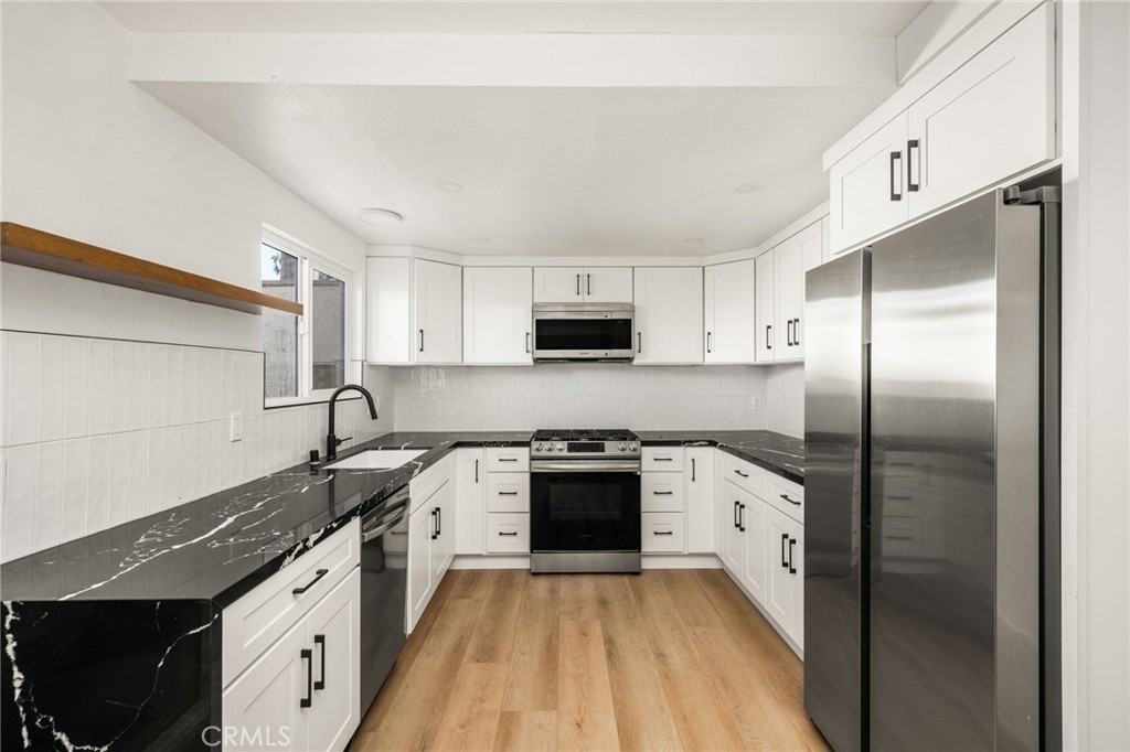 2565 Santa Ana Ave - Photo 14