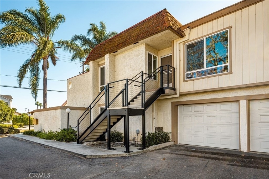 2565 Santa Ana Ave - Photo 3