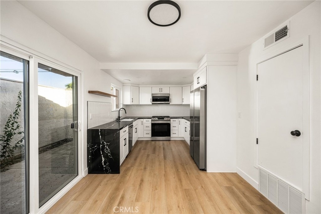 2565 Santa Ana Ave - Photo 13