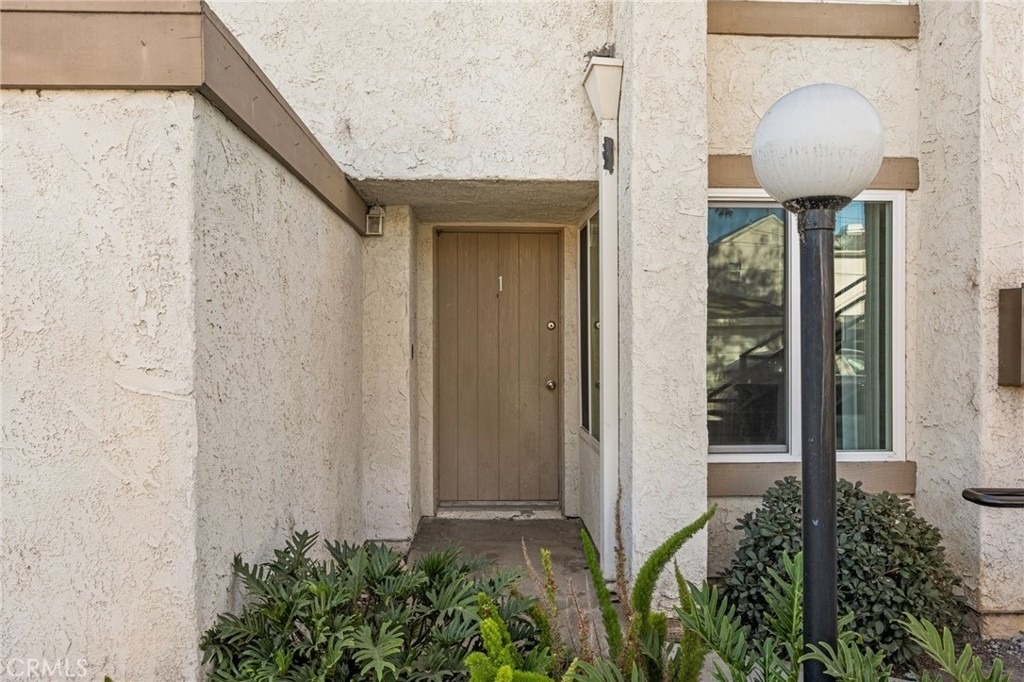 2565 Santa Ana Ave - Photo 4