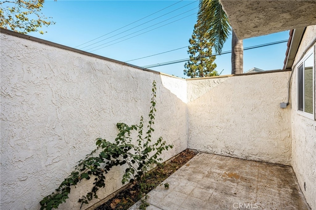 2565 Santa Ana Ave - Photo 17