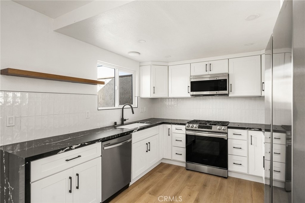 2565 Santa Ana Ave - Photo 0
