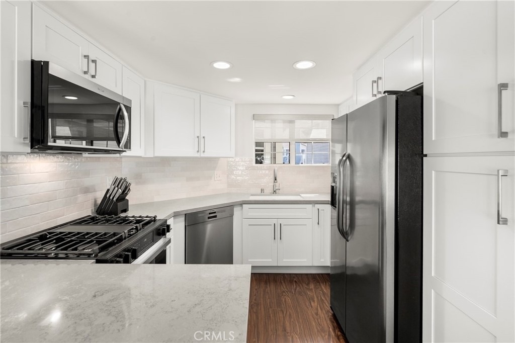 2542 Back Bay Loop - Photo 10