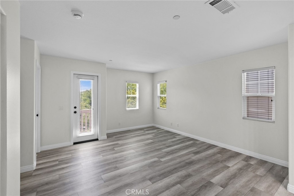6 Lindenwood - Photo 12